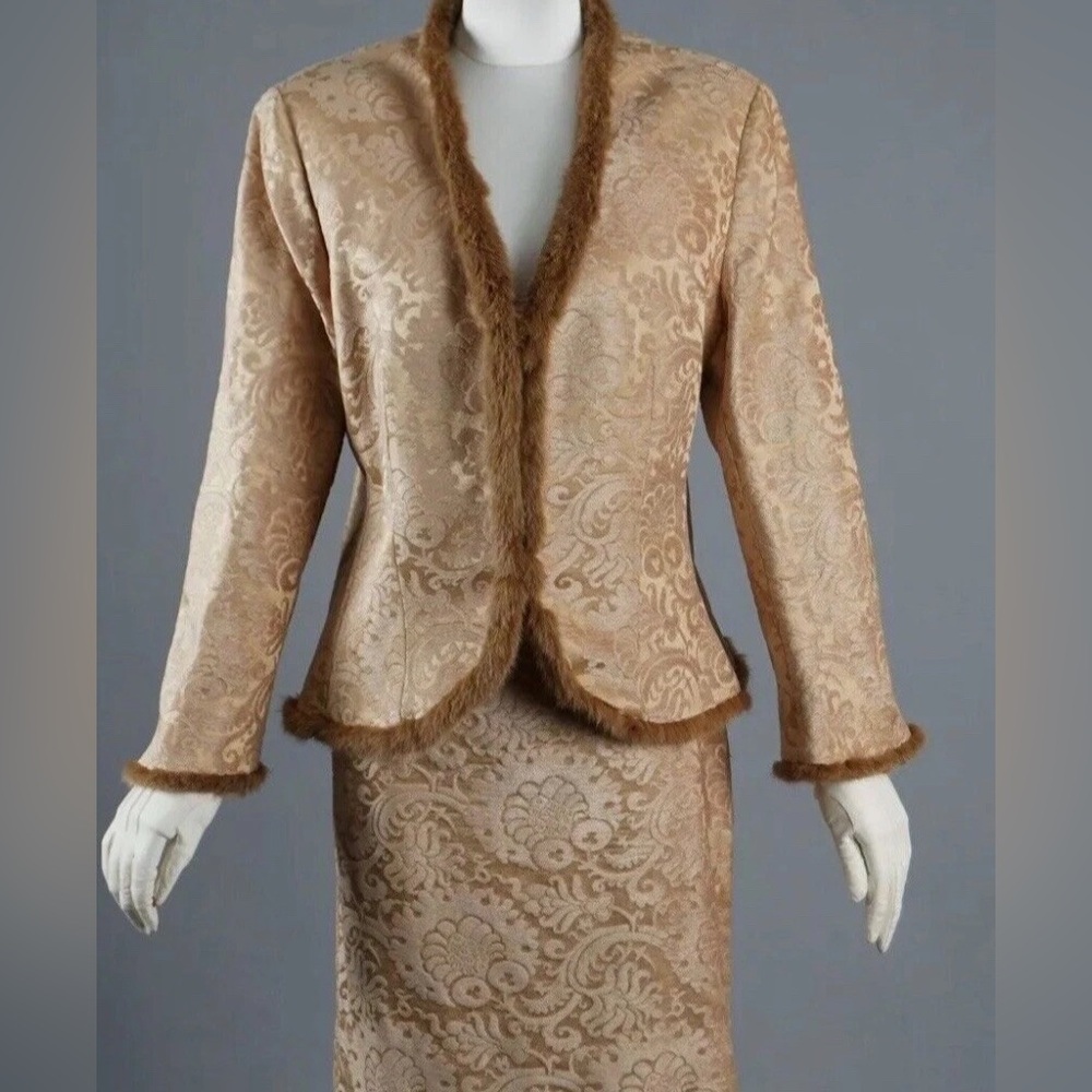 ESCADA Gold Toned Brocade Skirt Suit w/ Mink Fur Trim W/non Branded Cami Sz 38
